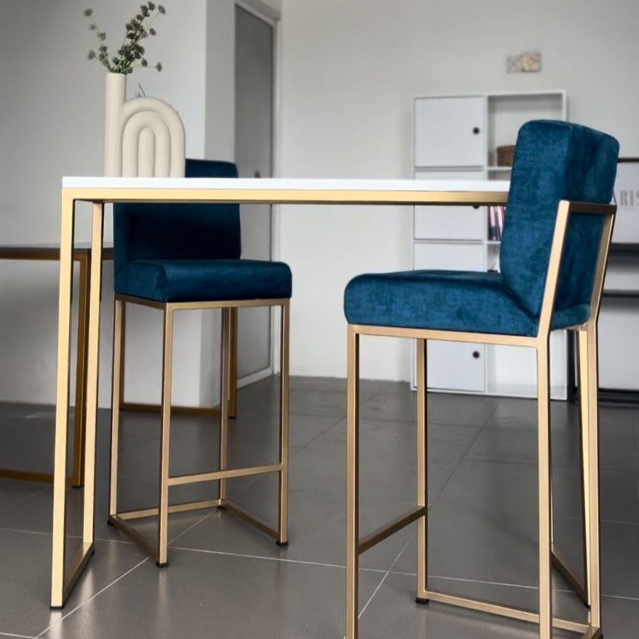 Streamline Bar Table + Chairs