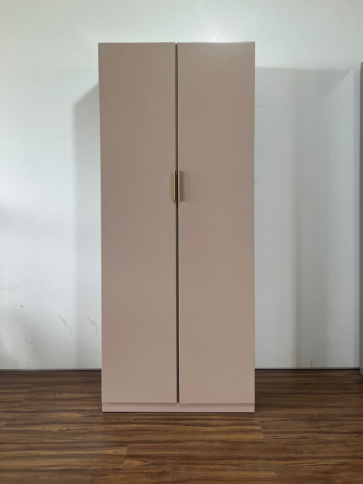 Vesta Wardrobe - M