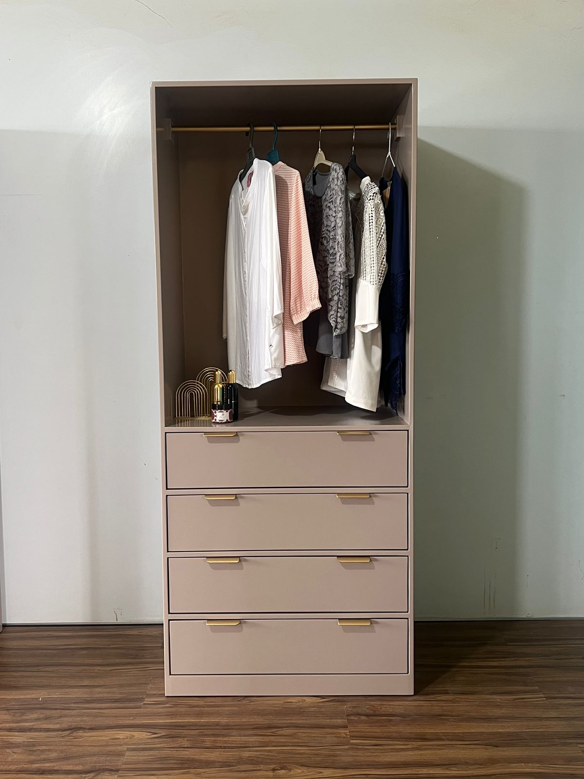 Lori Open Closet - Unit 02