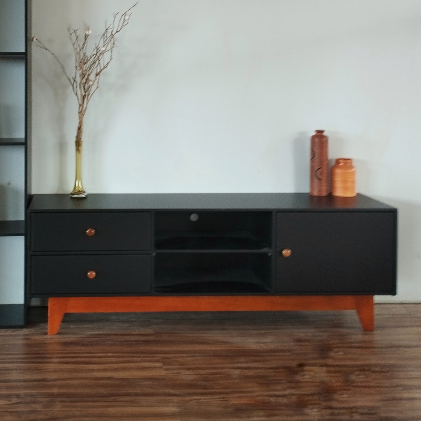 Tiel TV Console