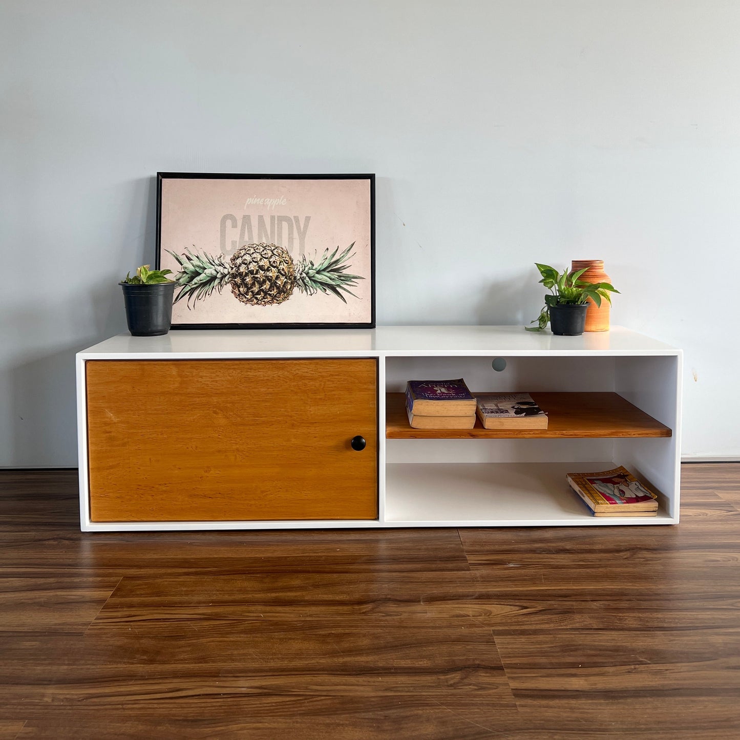Nito TV Console 2