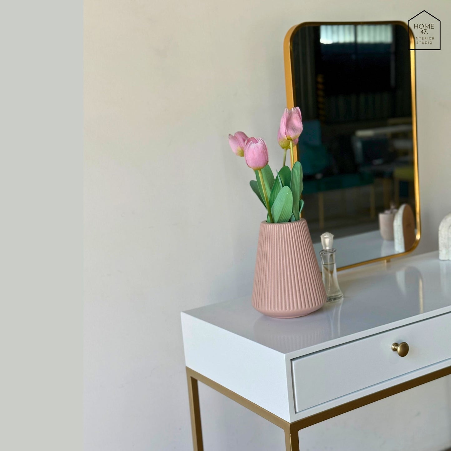 Shades Dressing Table