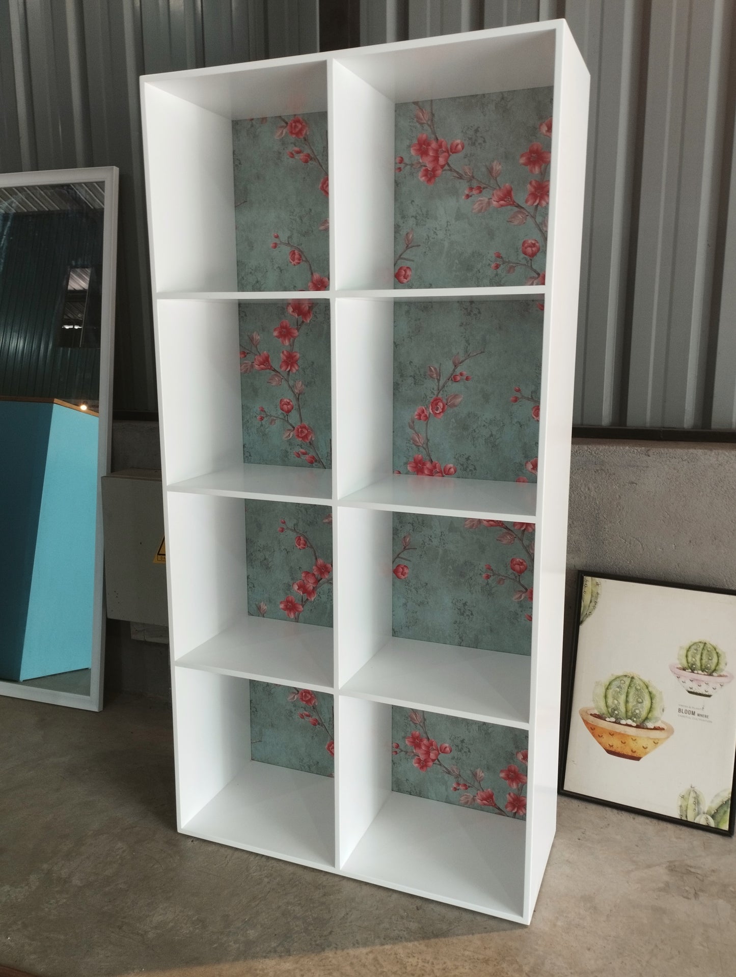 Leo Book Rack - Floral Decor