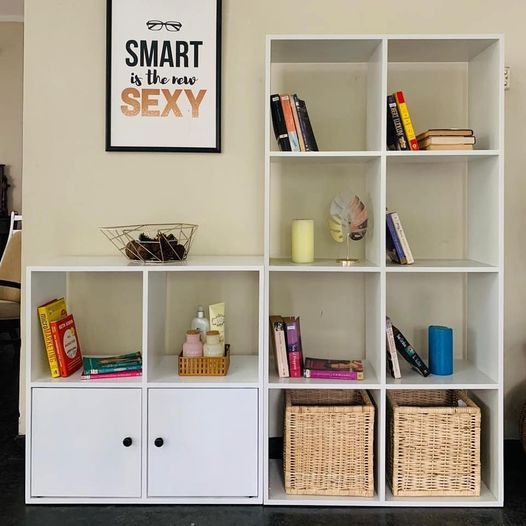 Leo Book Rack - Vertical