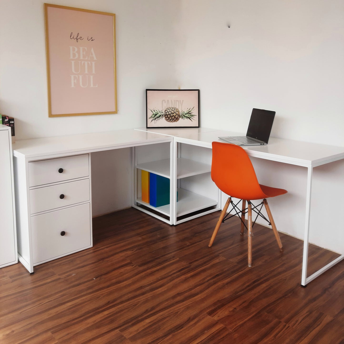 Vista corner unit