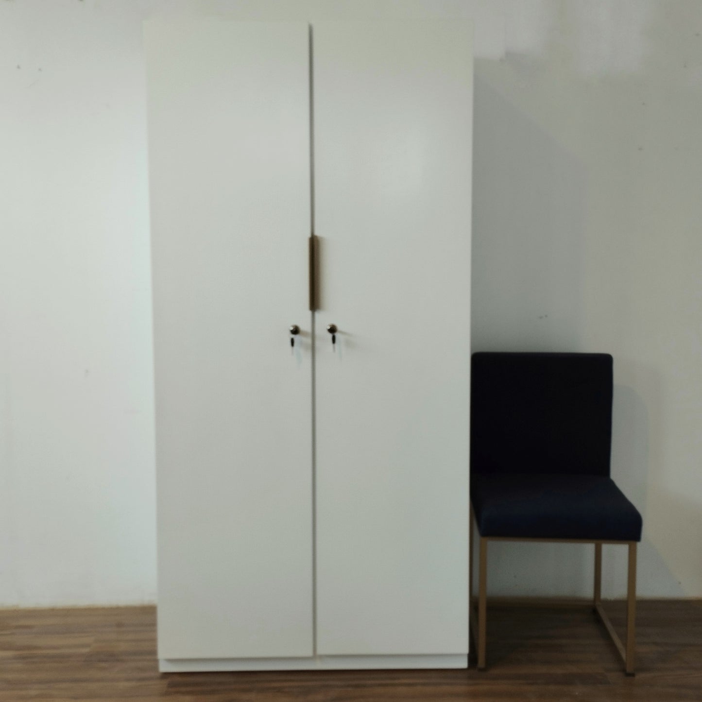 Vesta Wardrobe - L