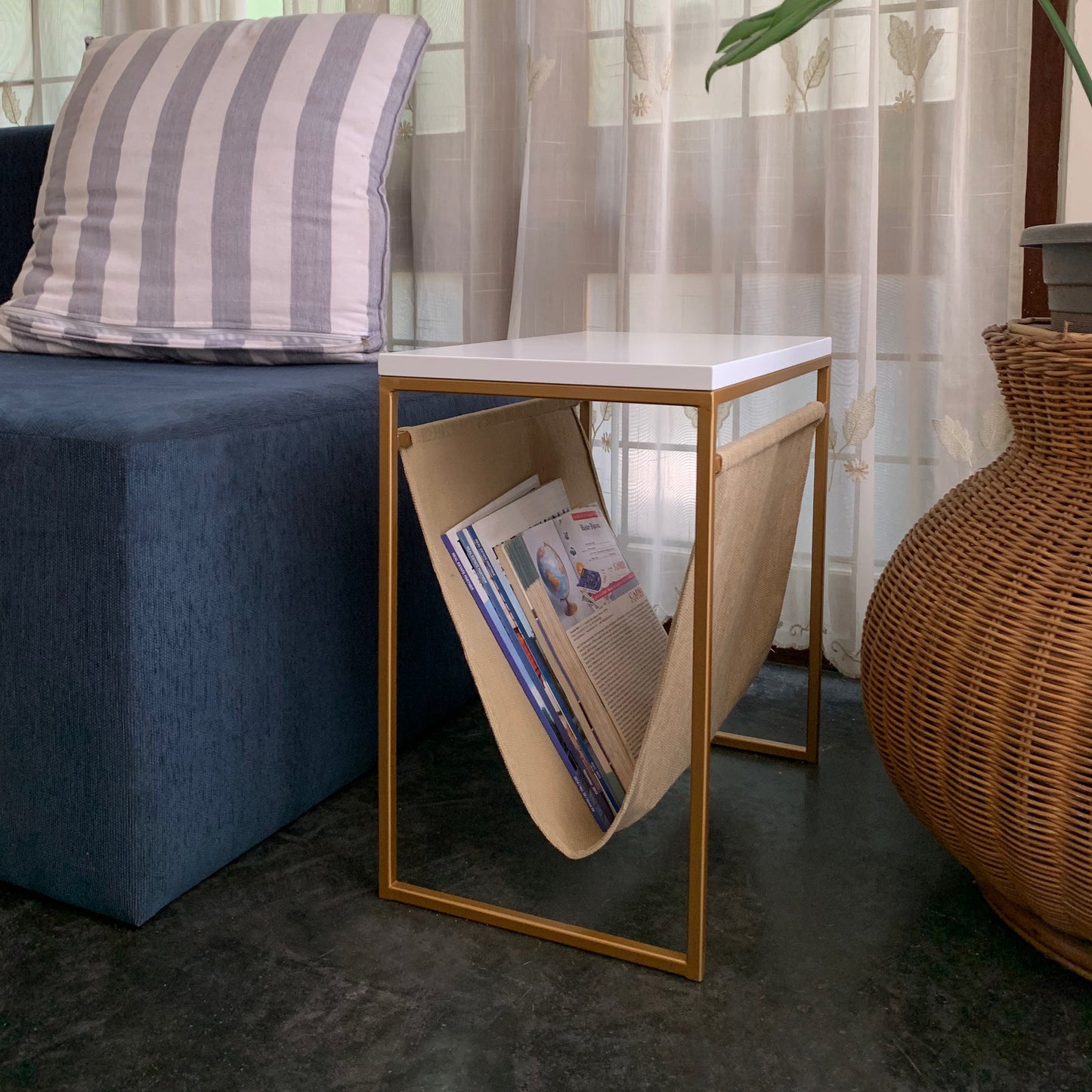 Hanz Magazine Rack