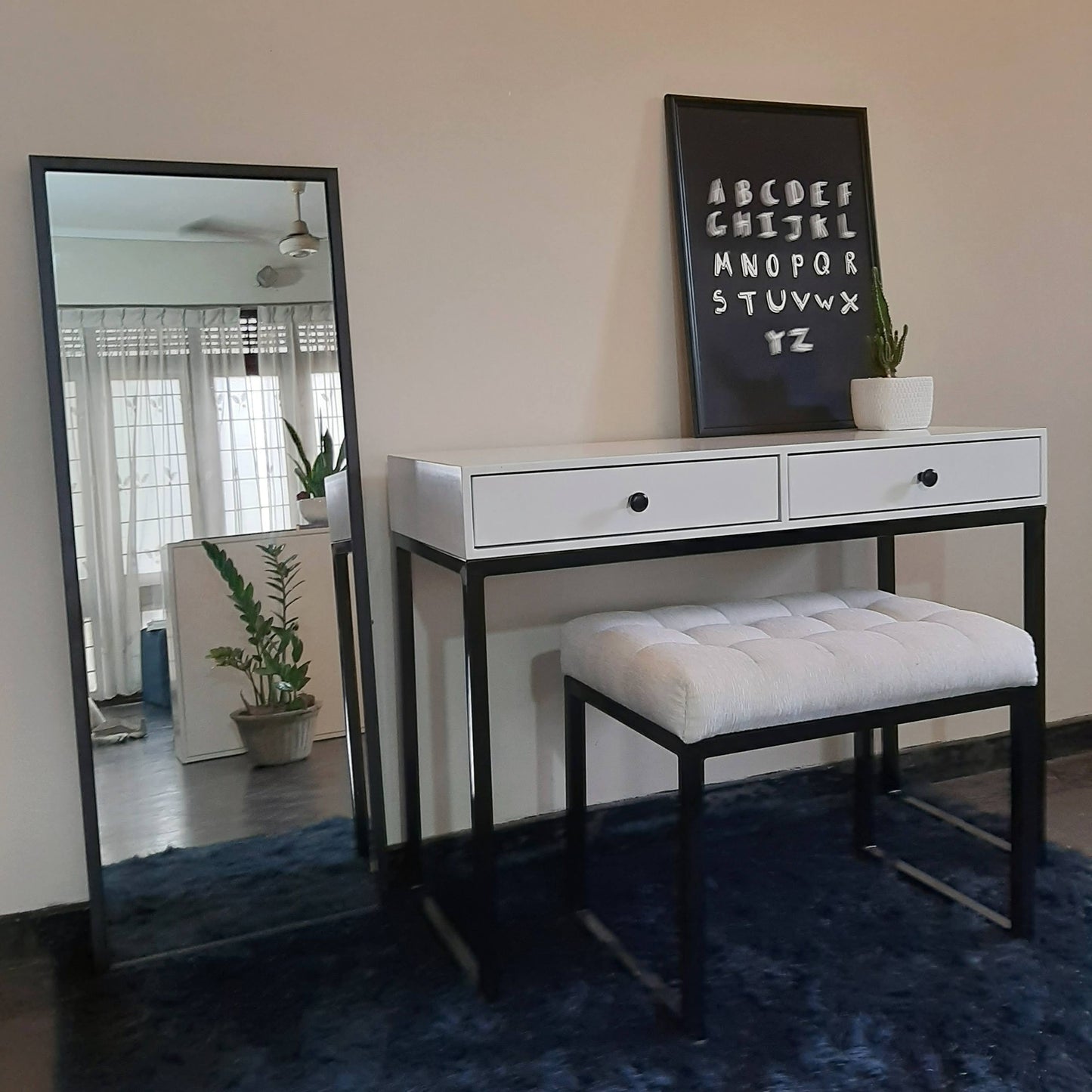 Shades Table