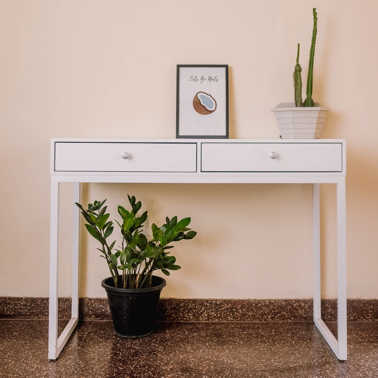 Shades Table