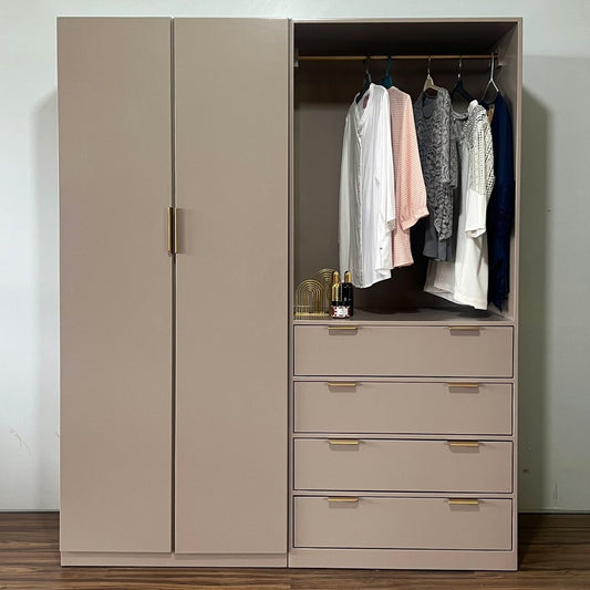 Lori Open Closet - Unit 04