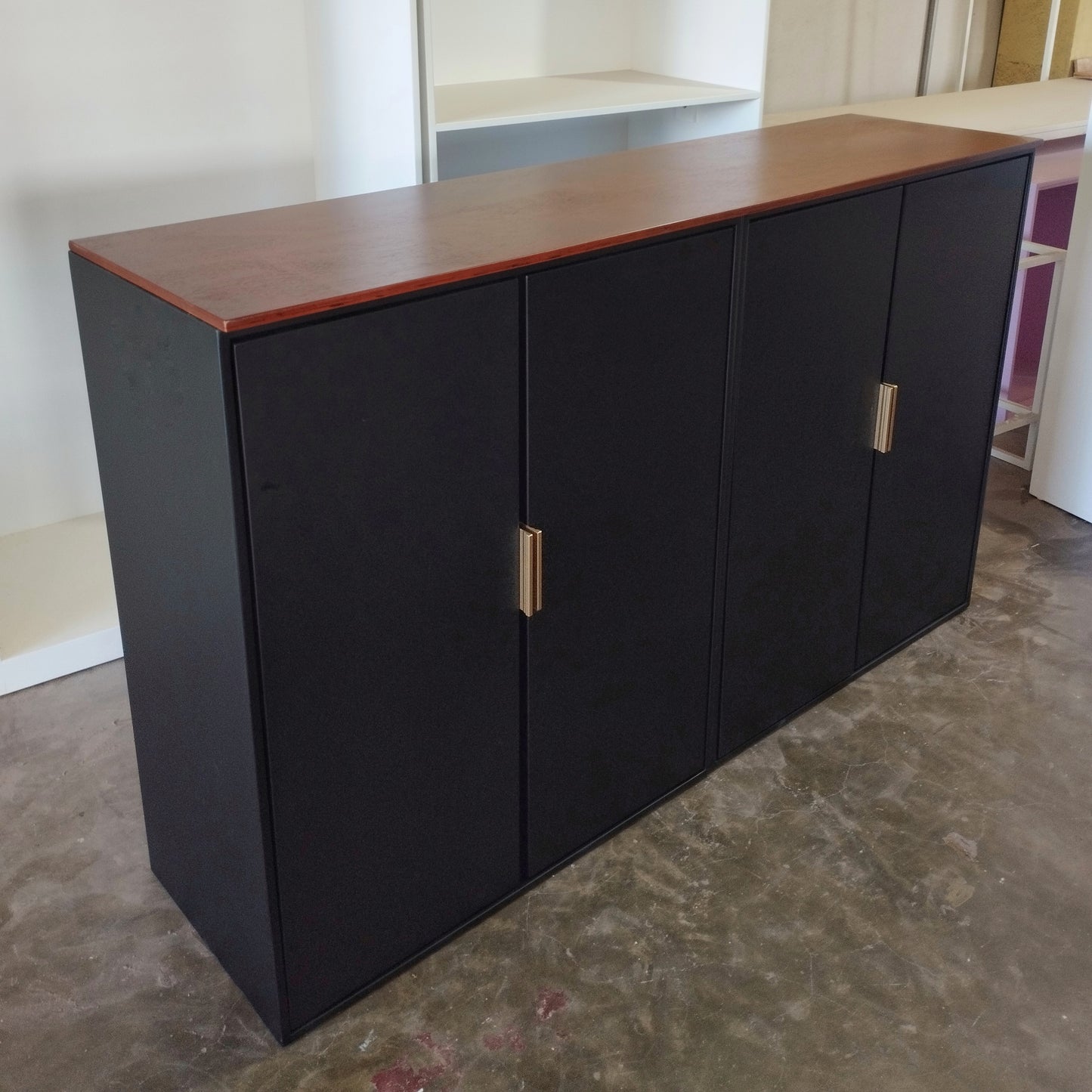 Centro Pantry Unit