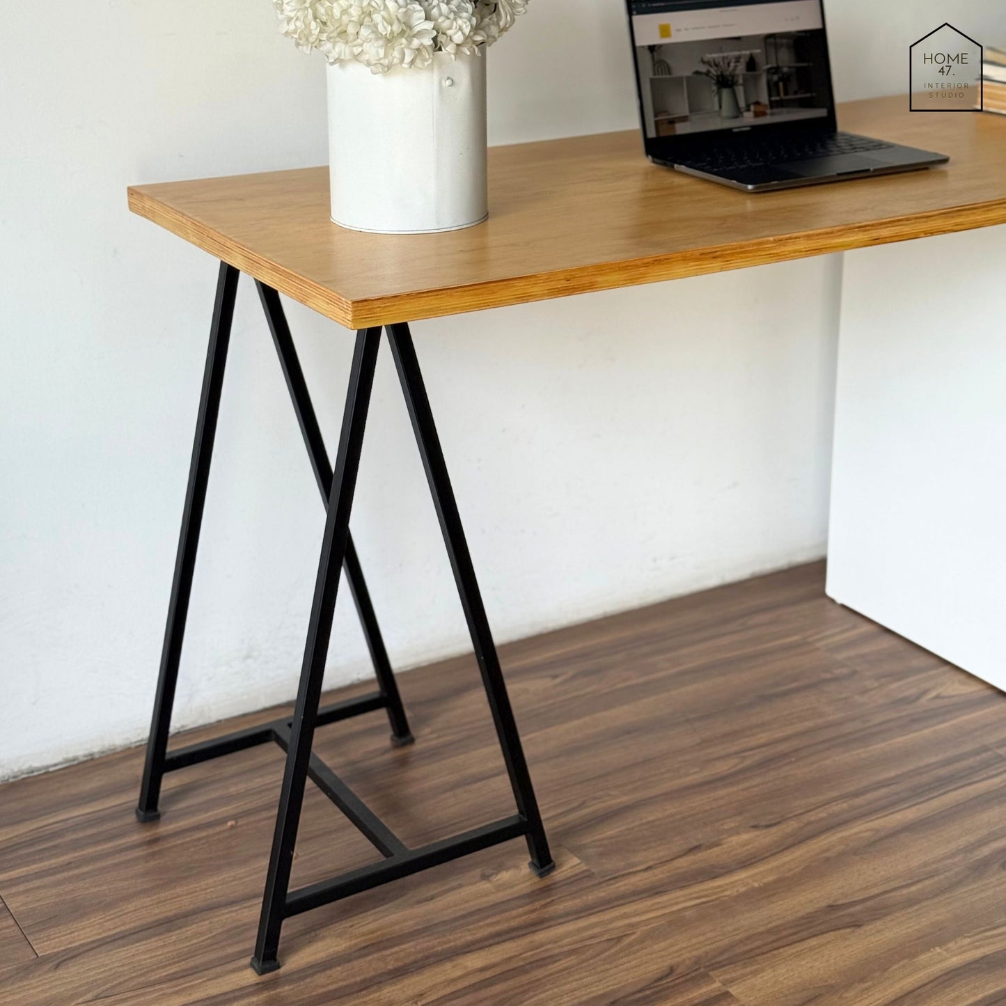 Nordic Nook Work Station