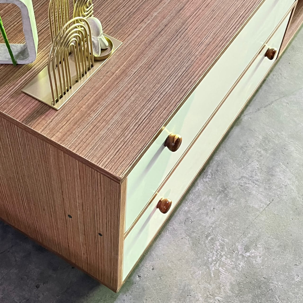 Divo TV Console