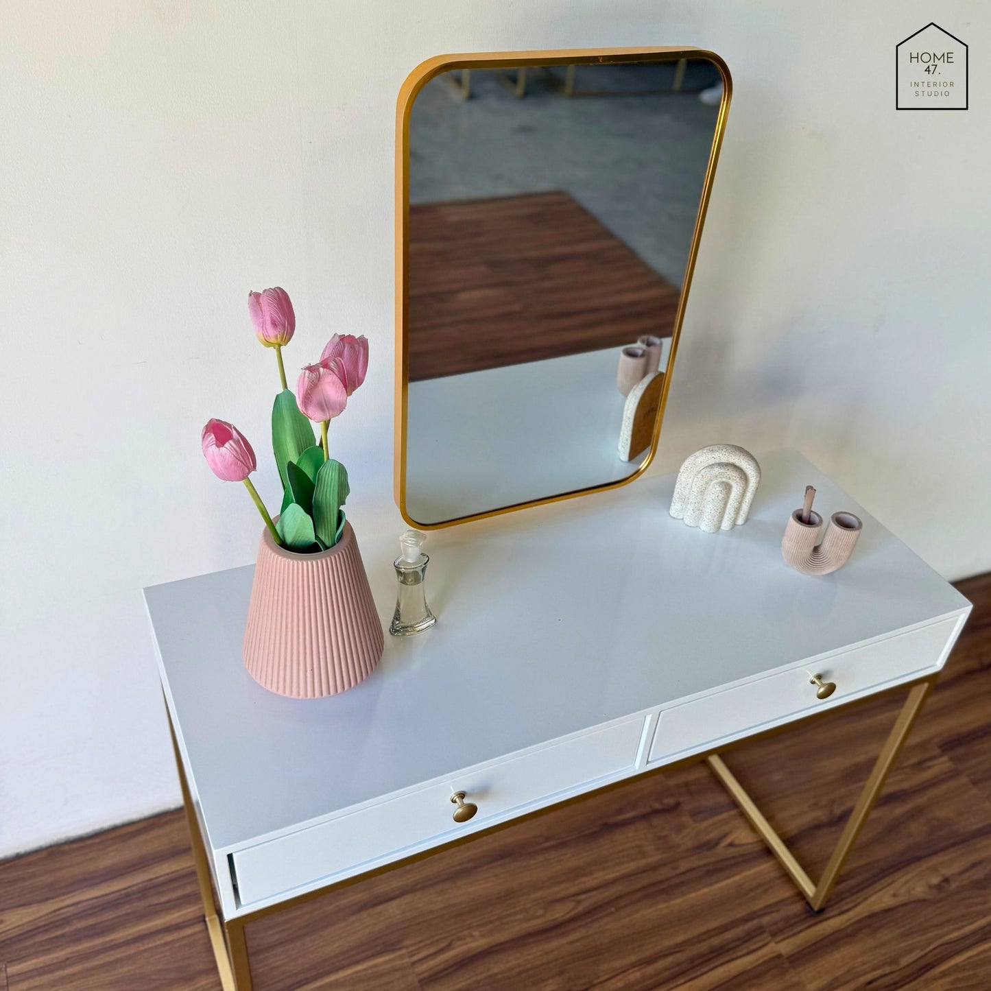 Shades Dressing Table