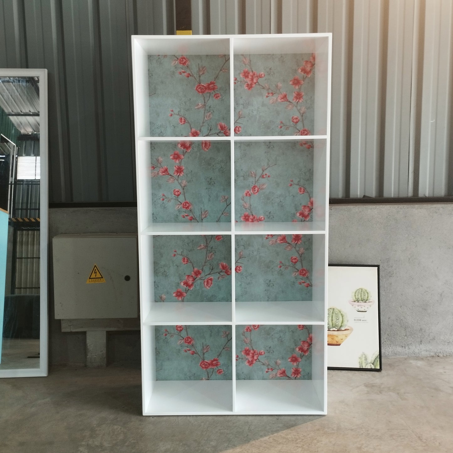 Leo Book Rack - Floral Decor